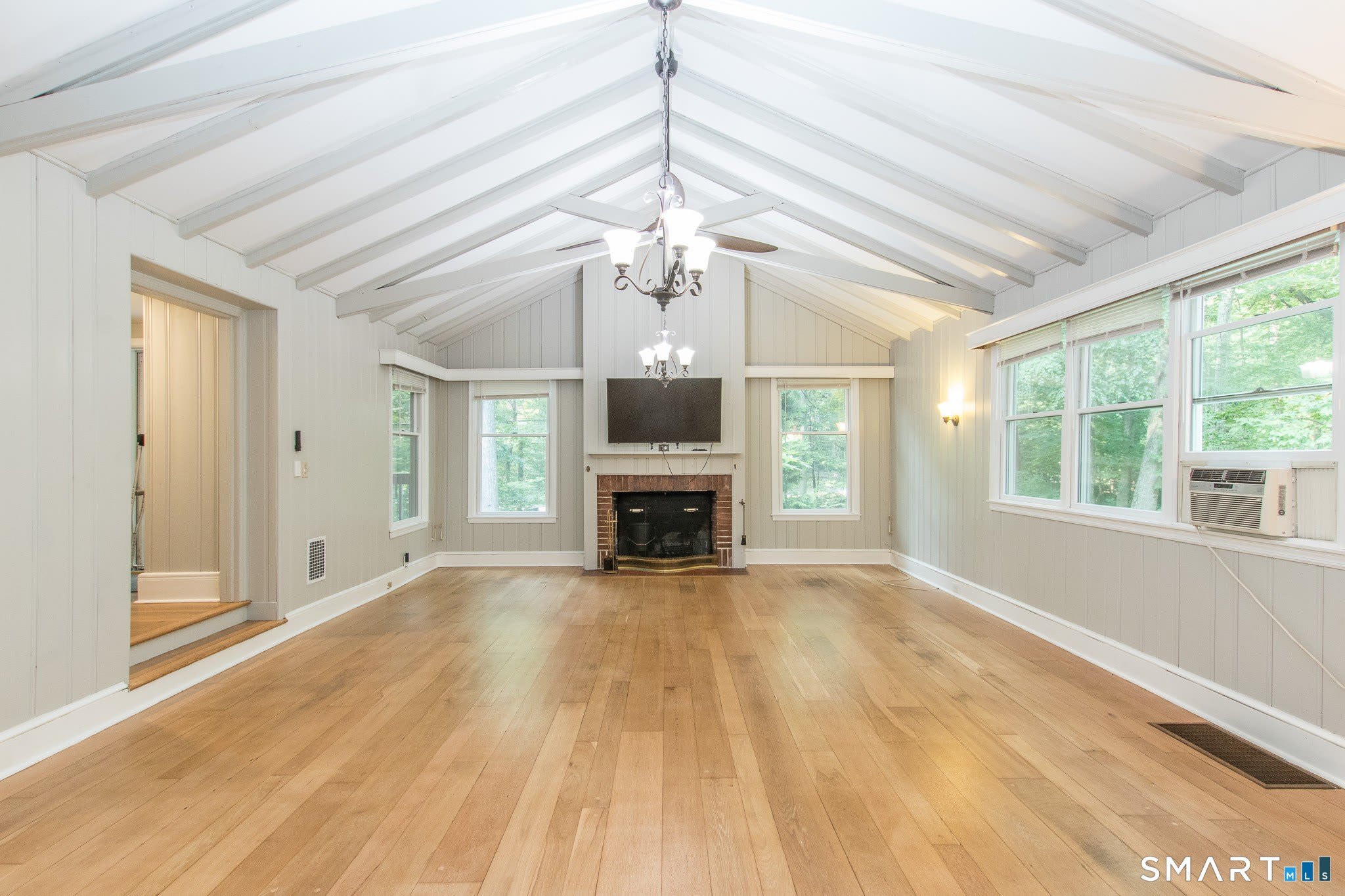 211 New Canaan Road – photo 2