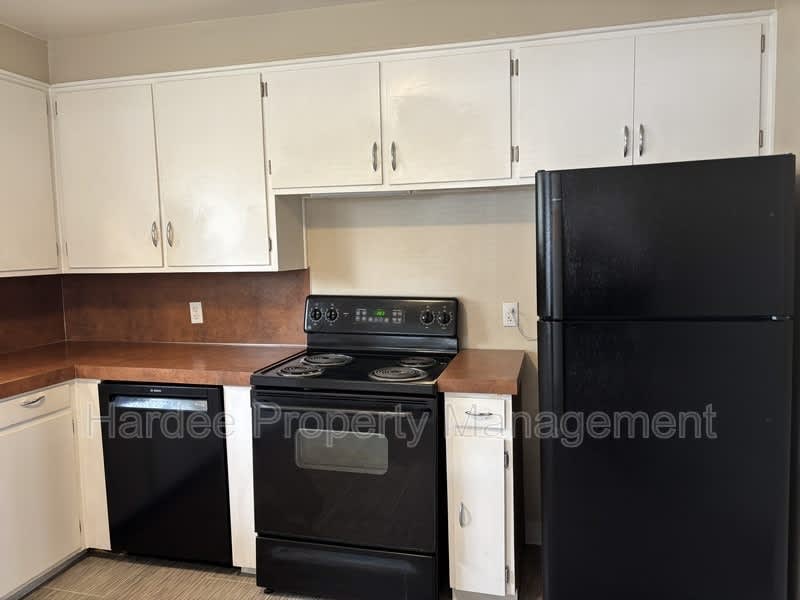 2714 Kathryn St – photo 4