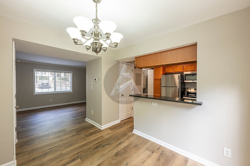 6940 Roswell Rd NE – photo 3