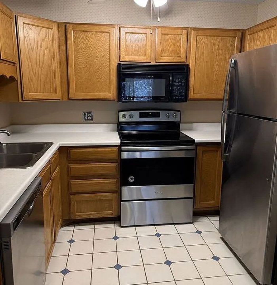 Great Condo and Location in Aurora – photo 2