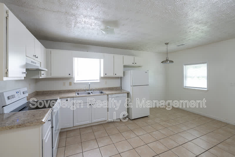 8367 Warren Dr – photo 3