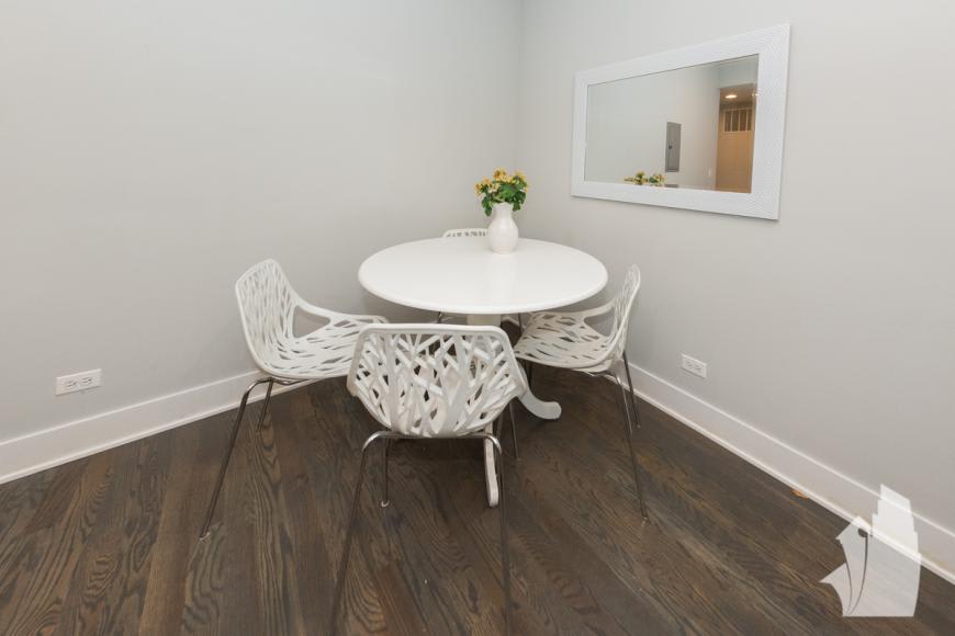 2622 N Rockwell – photo 5