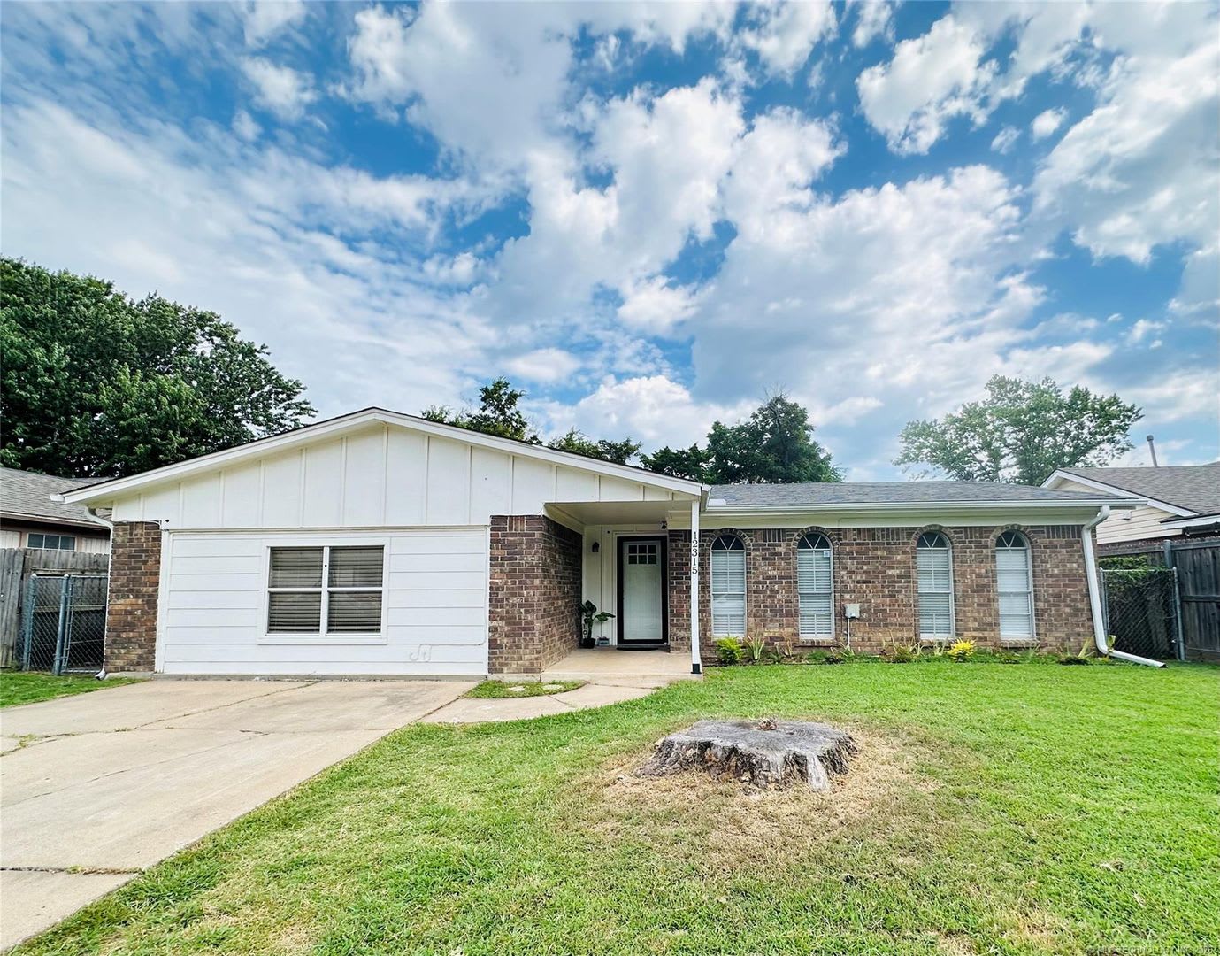 Welcome Home To This Beautifully Updated 4 Bedroom 2 Bathroom Residence Offering Comfort Style And Convience – photo 1