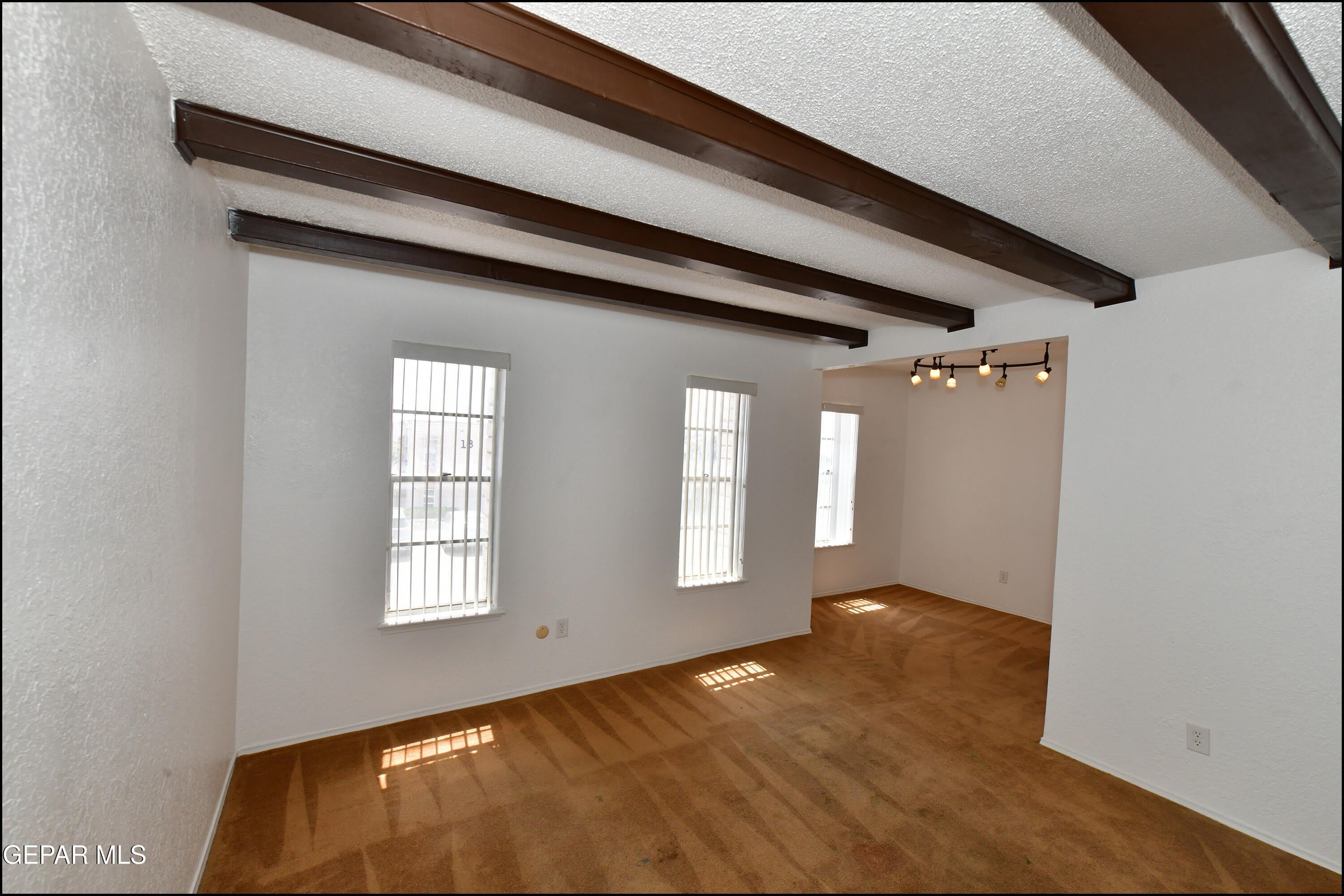 6201 Escondido Drive – photo 5