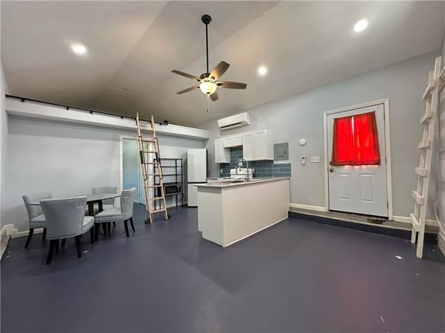 4500 BANKS Street – photo 3