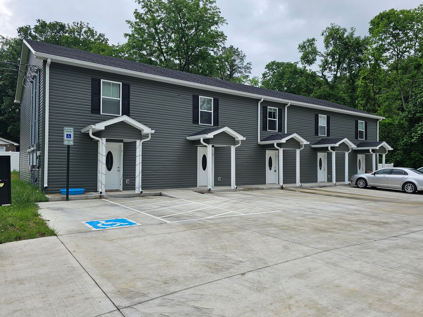 1/2 OFF 1st MONTH!!...Modern Townhome Available Now in Tullahoma – photo 1