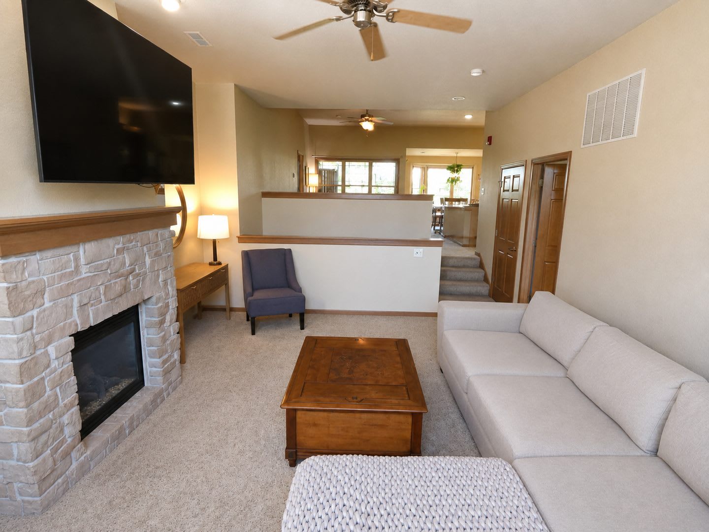 Brookfield 3 bedroom condo – photo 5