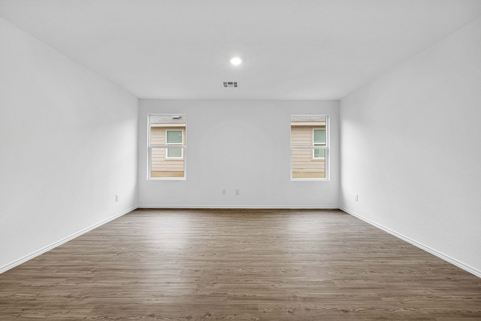 Beautiful Rental Home Located Near 410 And Old Pearsall Rd – photo 4