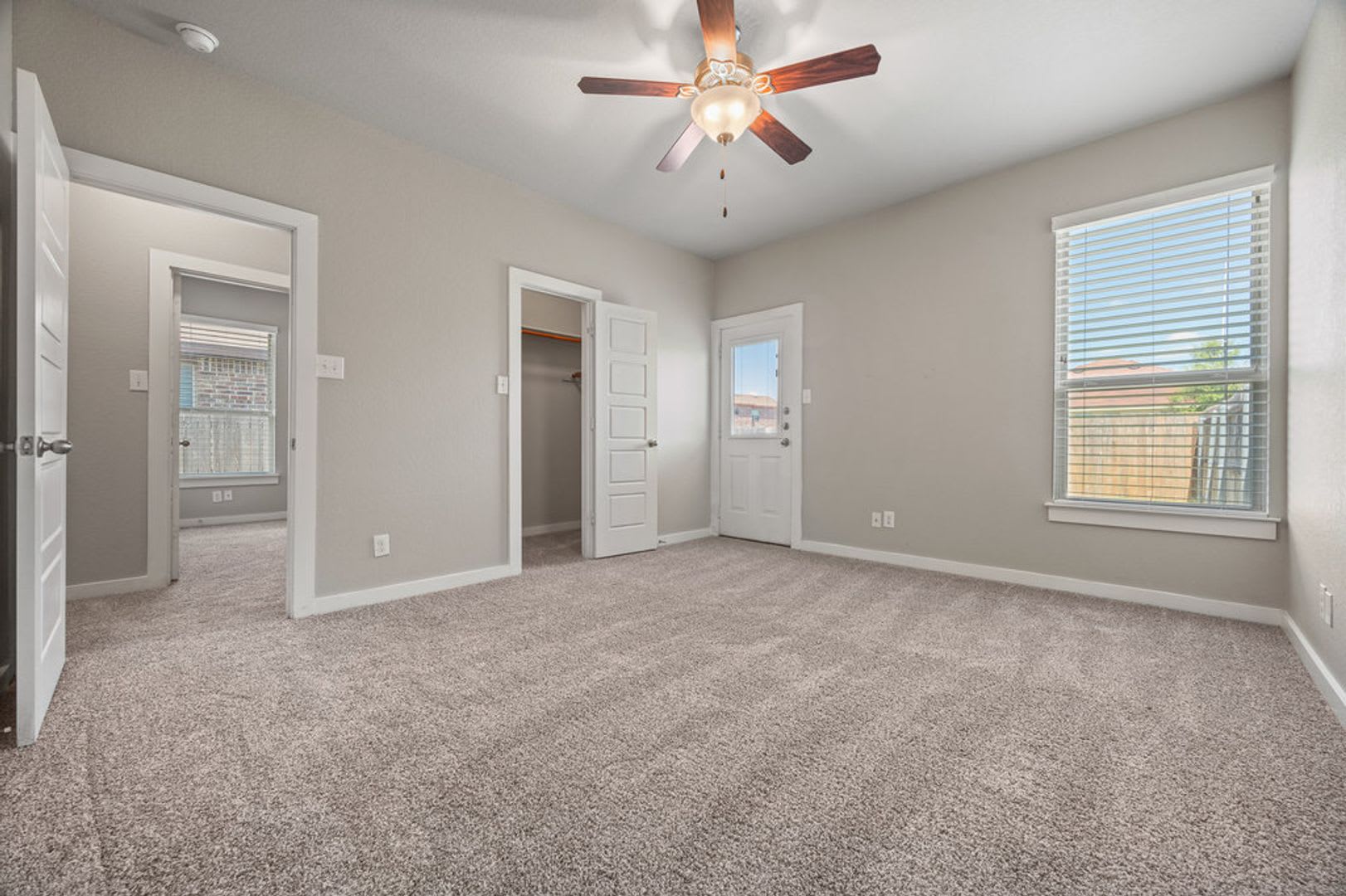 Beautiful 3 Bedroom Duplex Located in New Braunfels, Texas! – photo 5