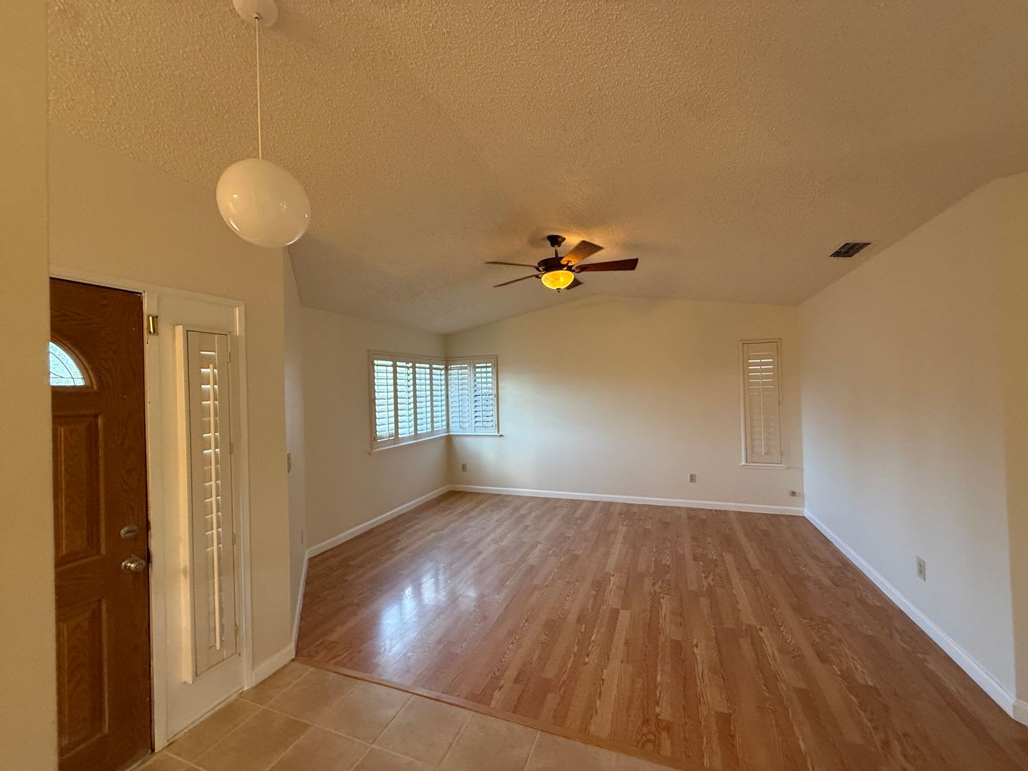 4Bed 2Bath 1595 Sf 2 Car Garage Single Story Tenant Pays 175 Monthly For Ws G – photo 2
