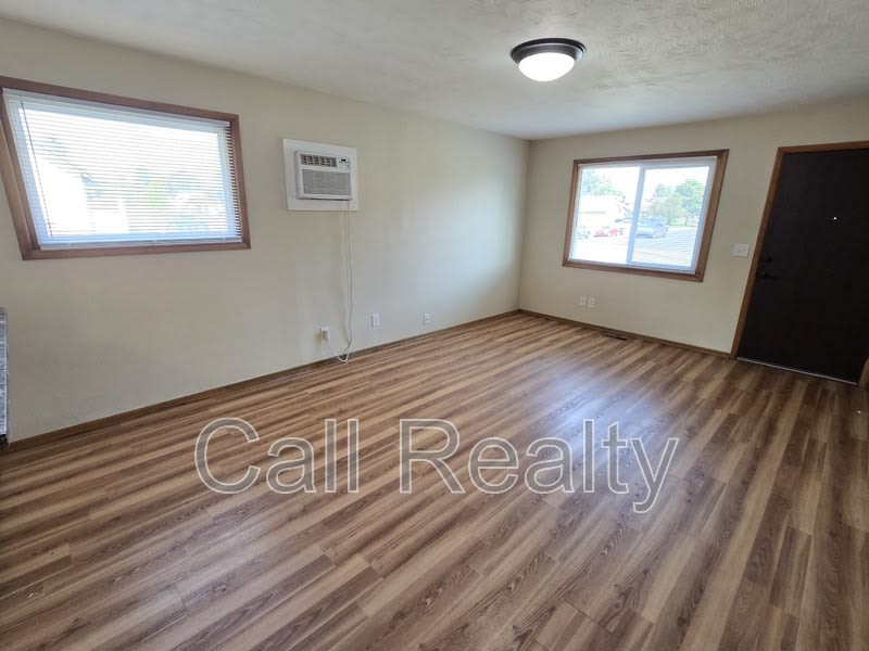 5227 N Crestline St. – photo 1