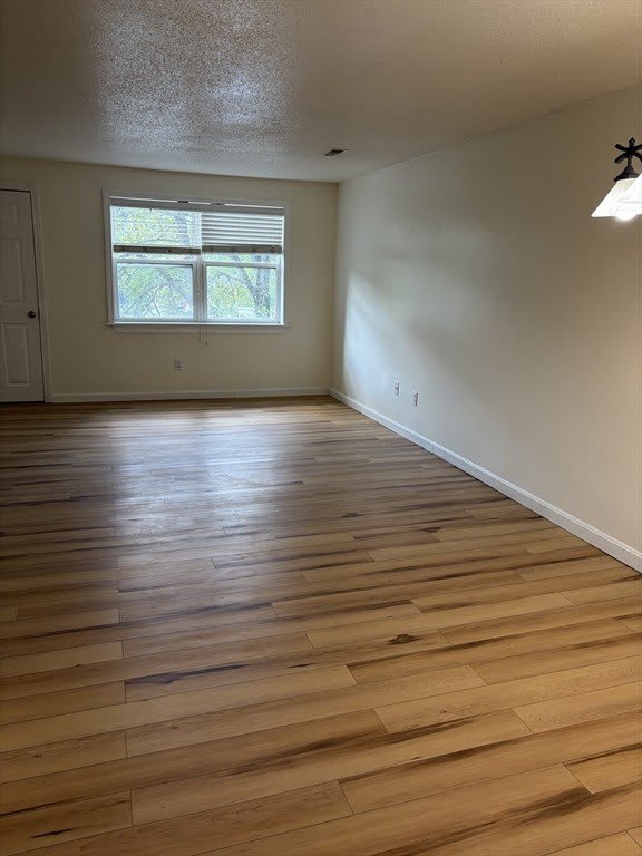 15 Longworth Ave – photo 4