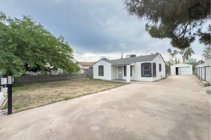 2517 East Culver Street – photo 1