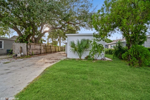 2154 Henry St Ne – photo 3