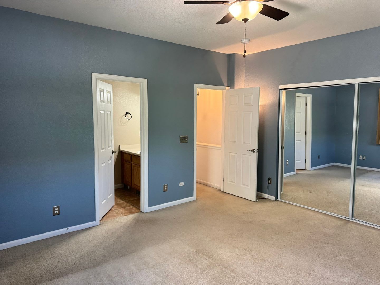 Spacious 2Br Townhome In Denver – photo 3
