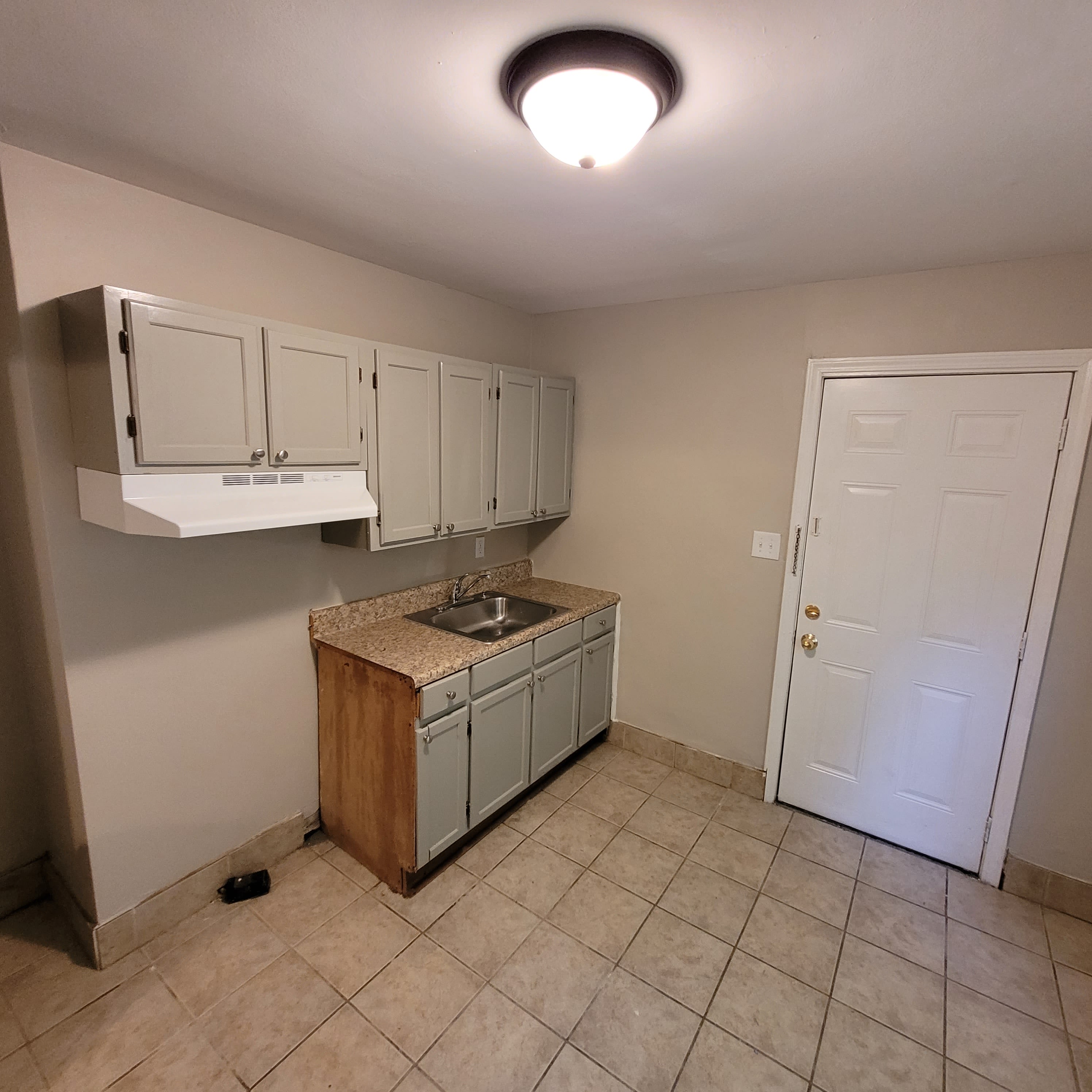 1102 Logan St – photo 5