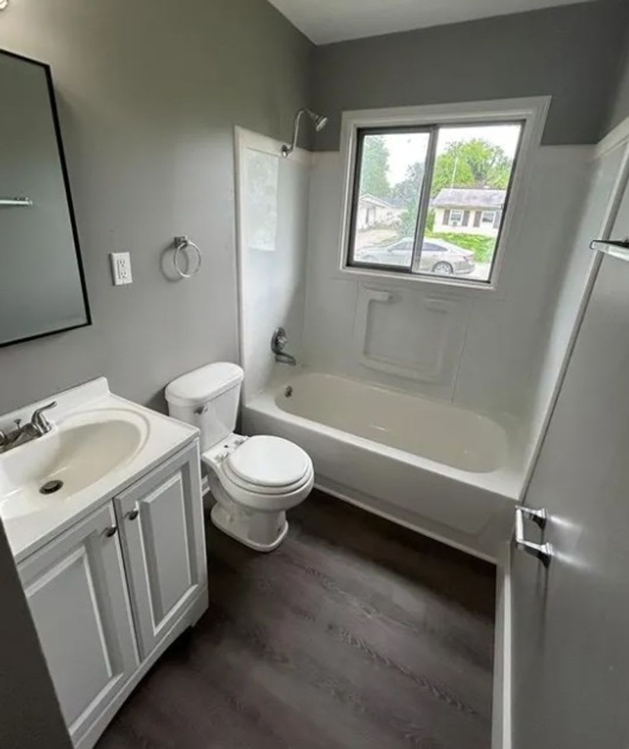 For Lease – photo 2