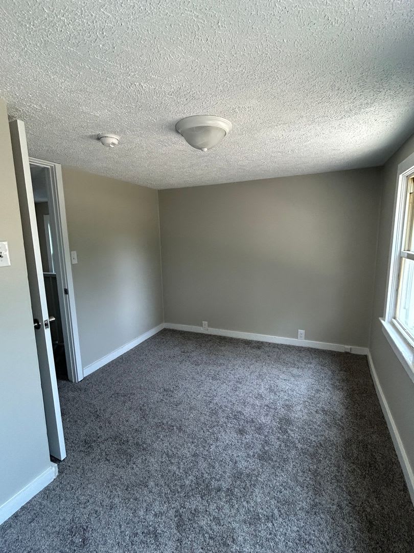 3 Bdrm Oswego! Charming! Updated! – photo 4