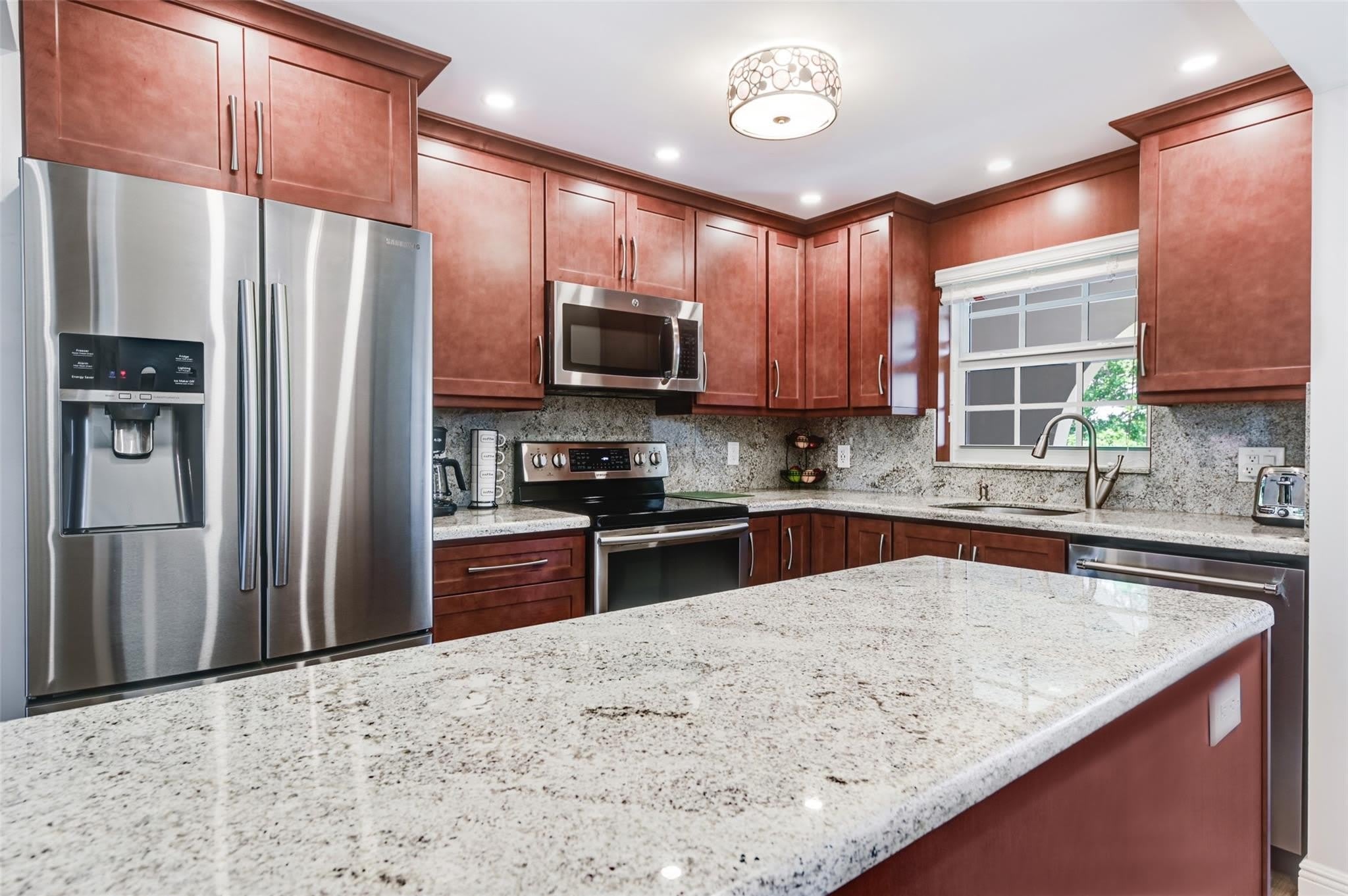 773 Jeffery Street – photo 5