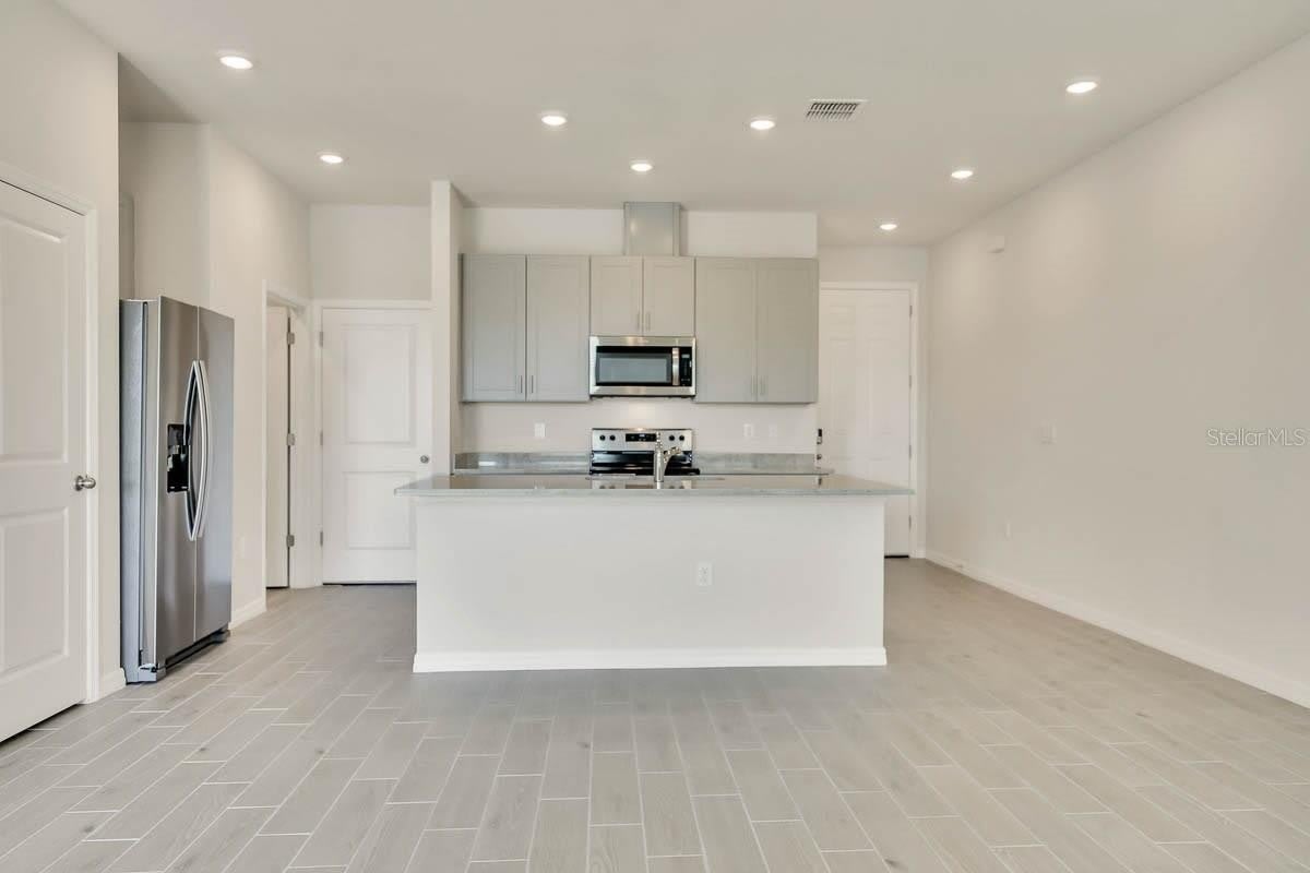 1758 WOODLEAF HAMMOCK Court – photo 4
