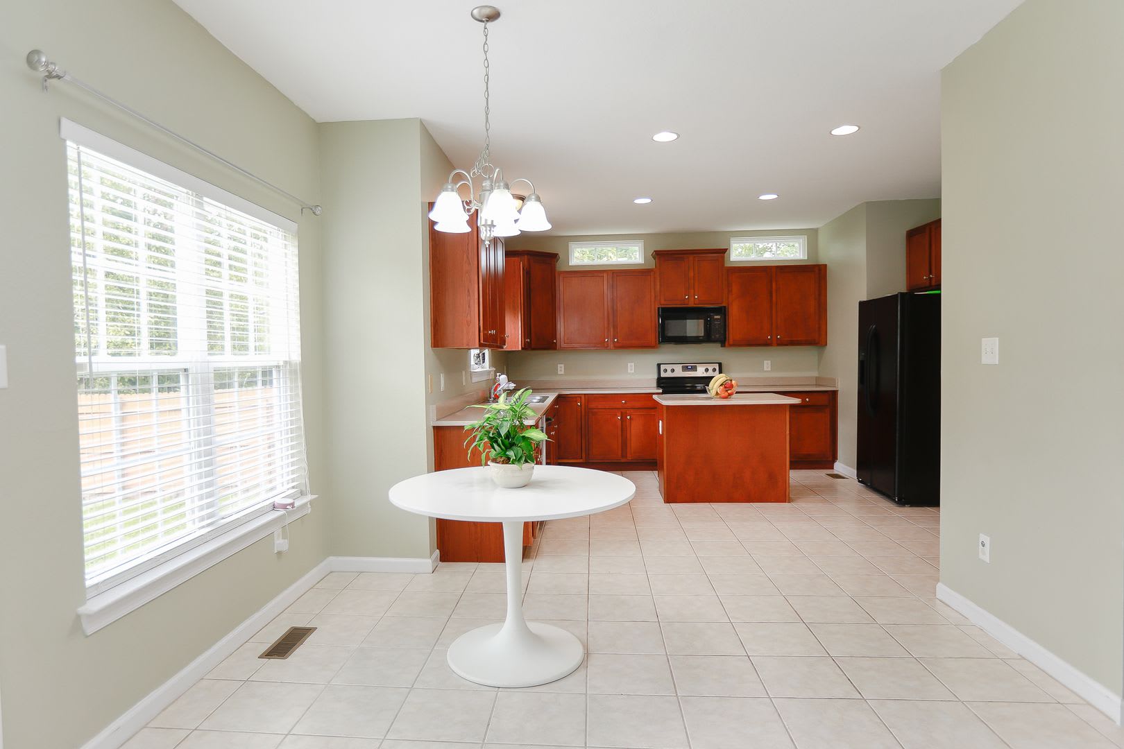 Gorgeous 4 Bedroom Home For Rent in Chesapeake! – photo 3