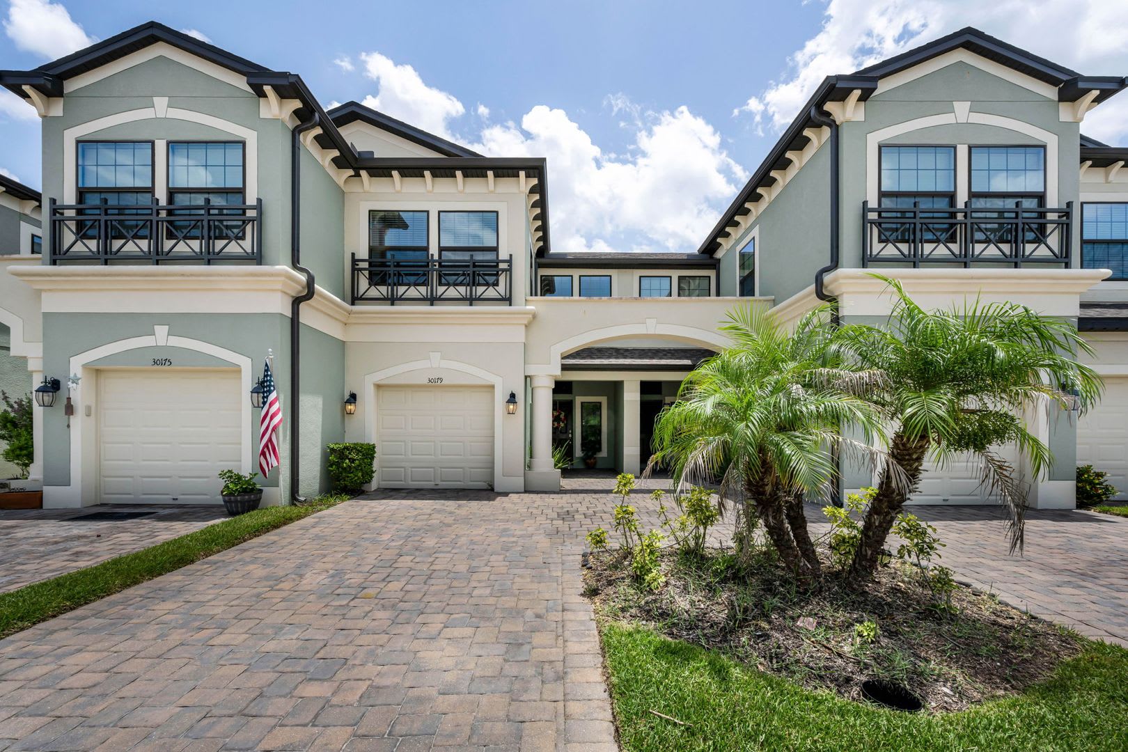 Beautiful executive Townhome – photo 3