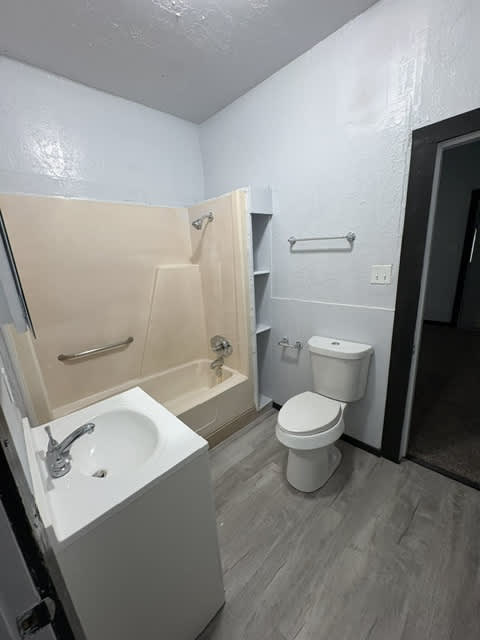 904 Southwest G Avenue – photo 3
