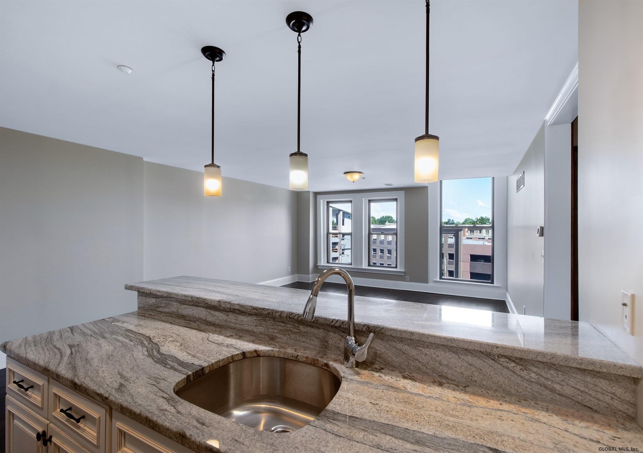 510 Broadway – photo 3
