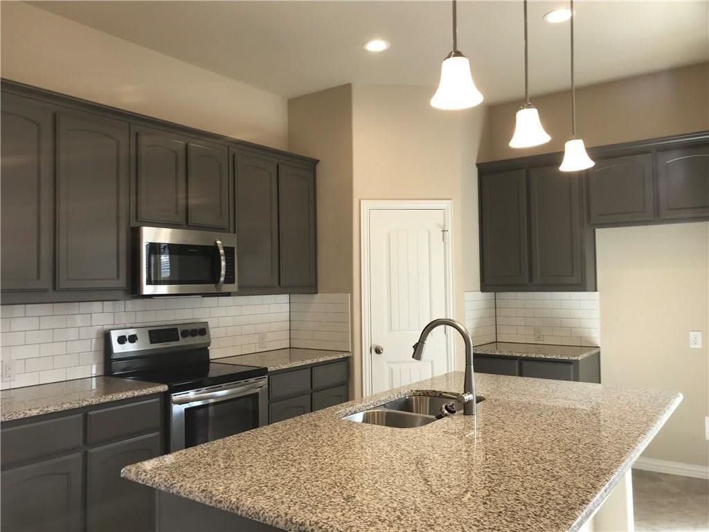 1810 Silver Oak Drive – photo 3