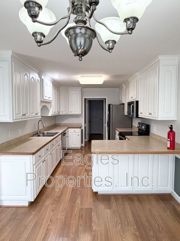 200 Myrna Drive – photo 4