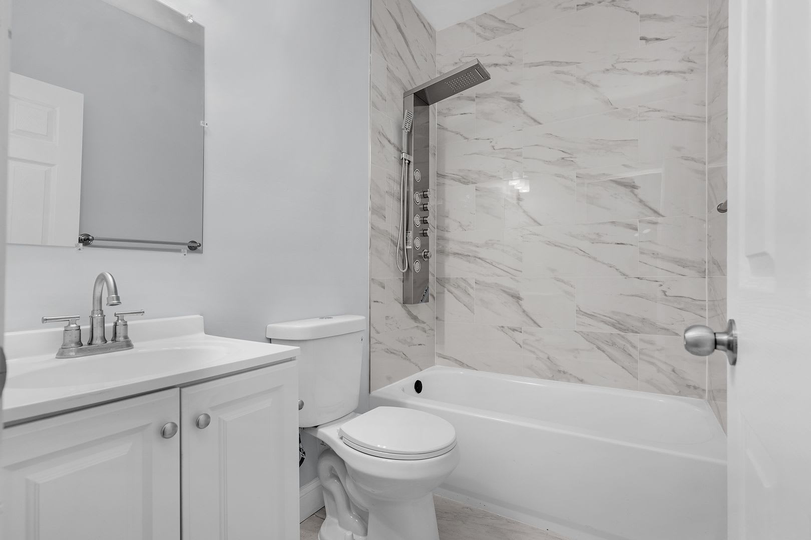 Newly renovated 3 bed and 1.5 bathroom in Allendale Neighborhood of Baltimore – photo 3