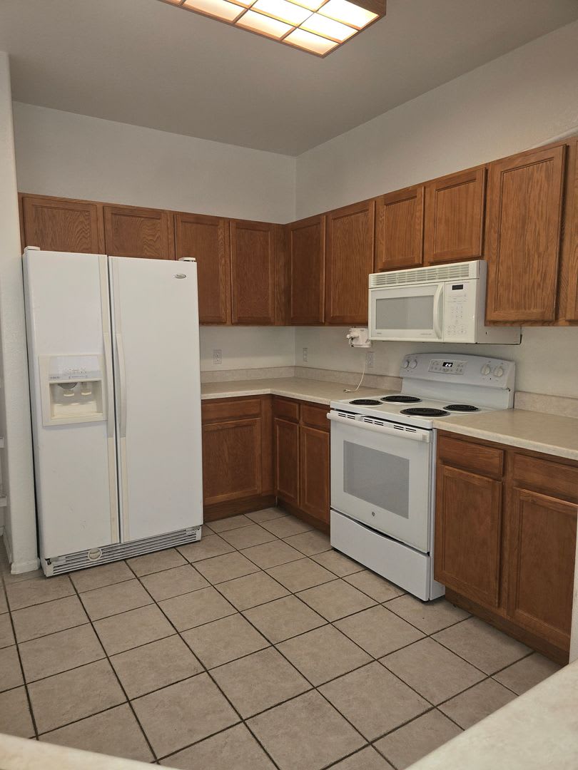 2 Bedroom 2 5 Bath Townhome In Thornton – photo 4