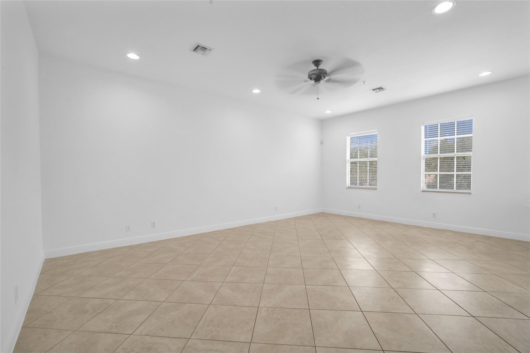 6809 N Lakeside Circle – photo 5