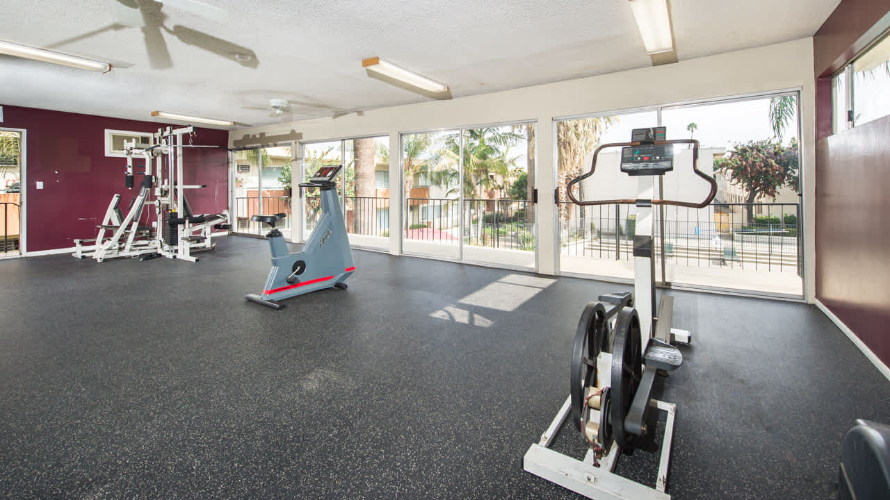 Las Palmas Apartments – photo 2