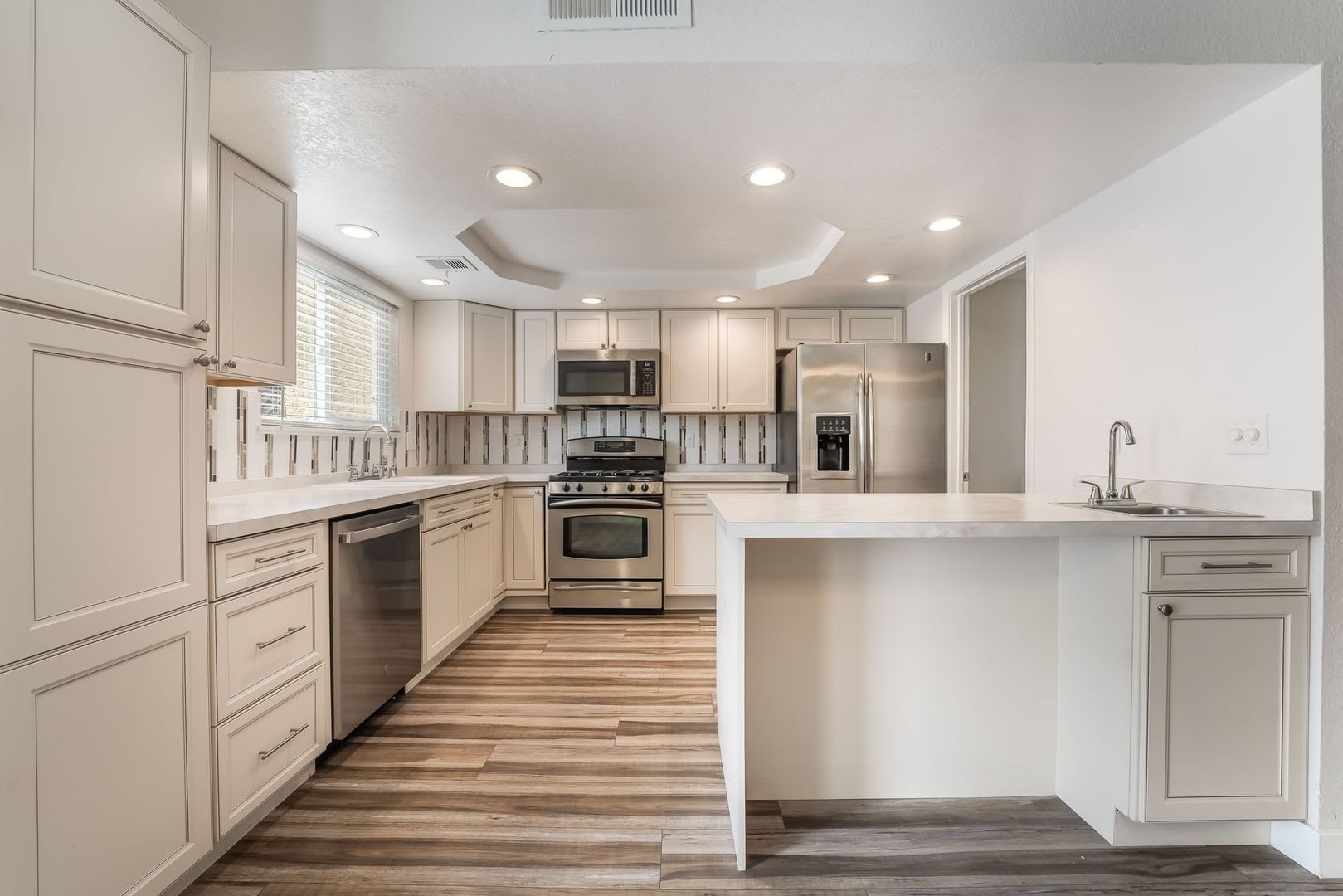 2 Bedroom 2 5 Bath Near Flamingo Torrey Pines – photo 5