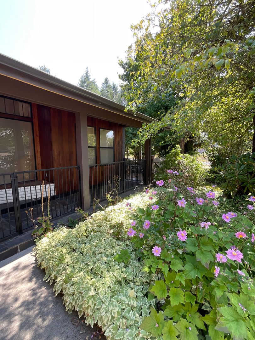 Single Level Living With A One Of A Kind Setting – photo 3