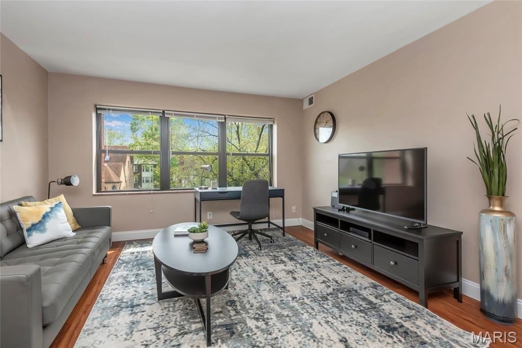 7553 Buckingham Drive – photo 4