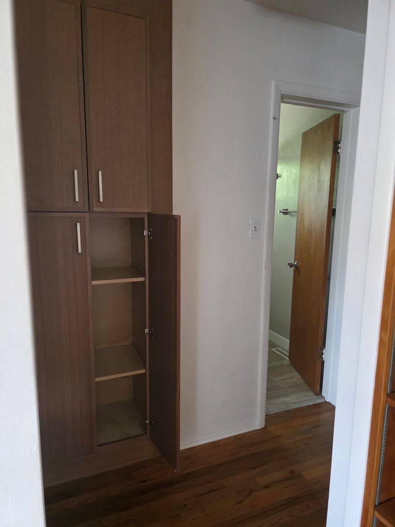 Newly Updated 2 bedroom unit – photo 4