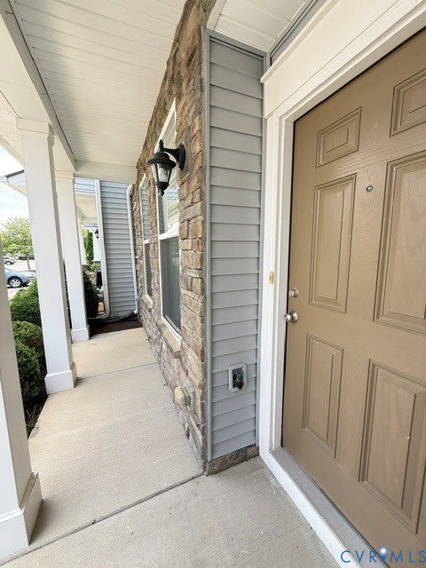8057 Ellendale Drive – photo 2