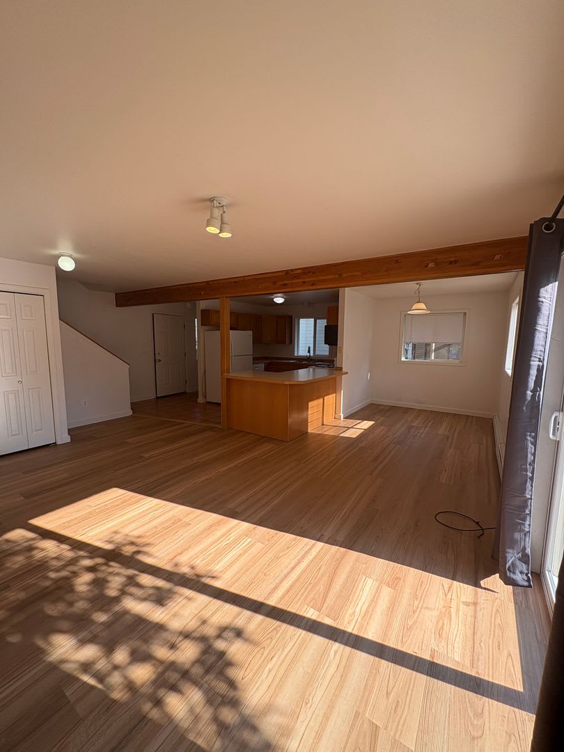 Classic 3 Bedroom 2 Bath Home with Attached 2 Car Garage! – photo 2