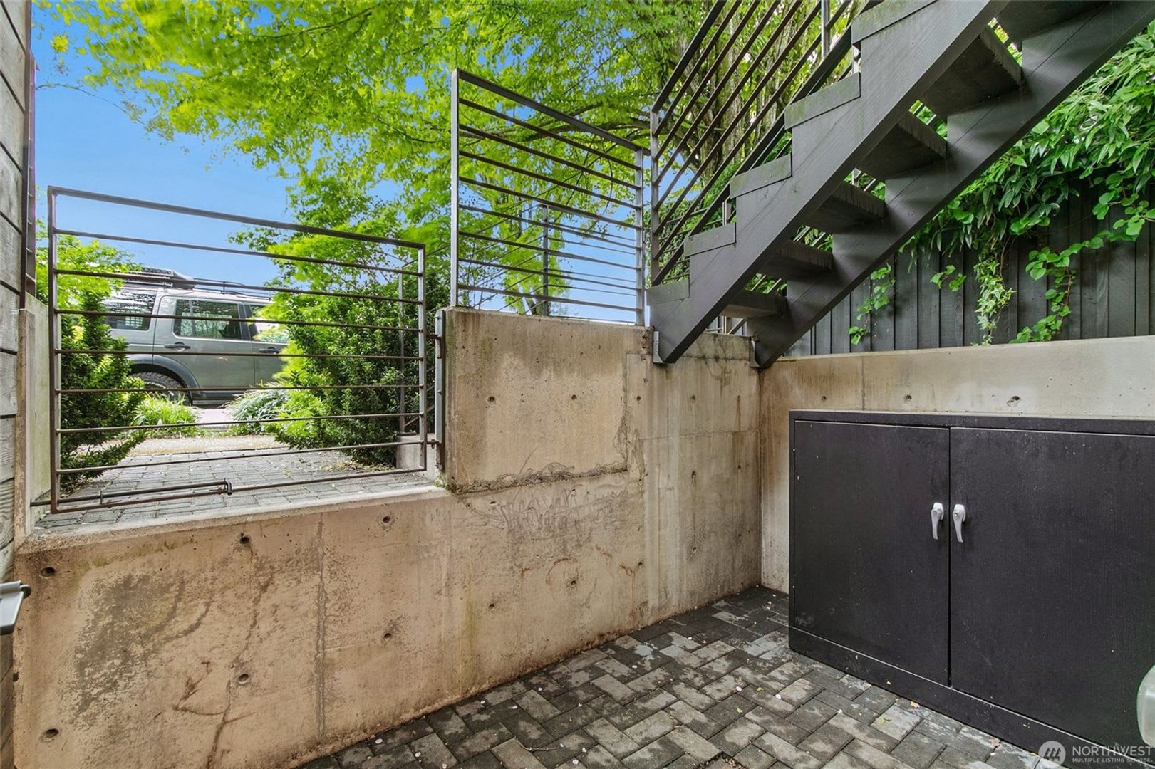 Stunning Modern 3 Bedroom Georgetown Home With Sustainable Design Smart Features – photo 3