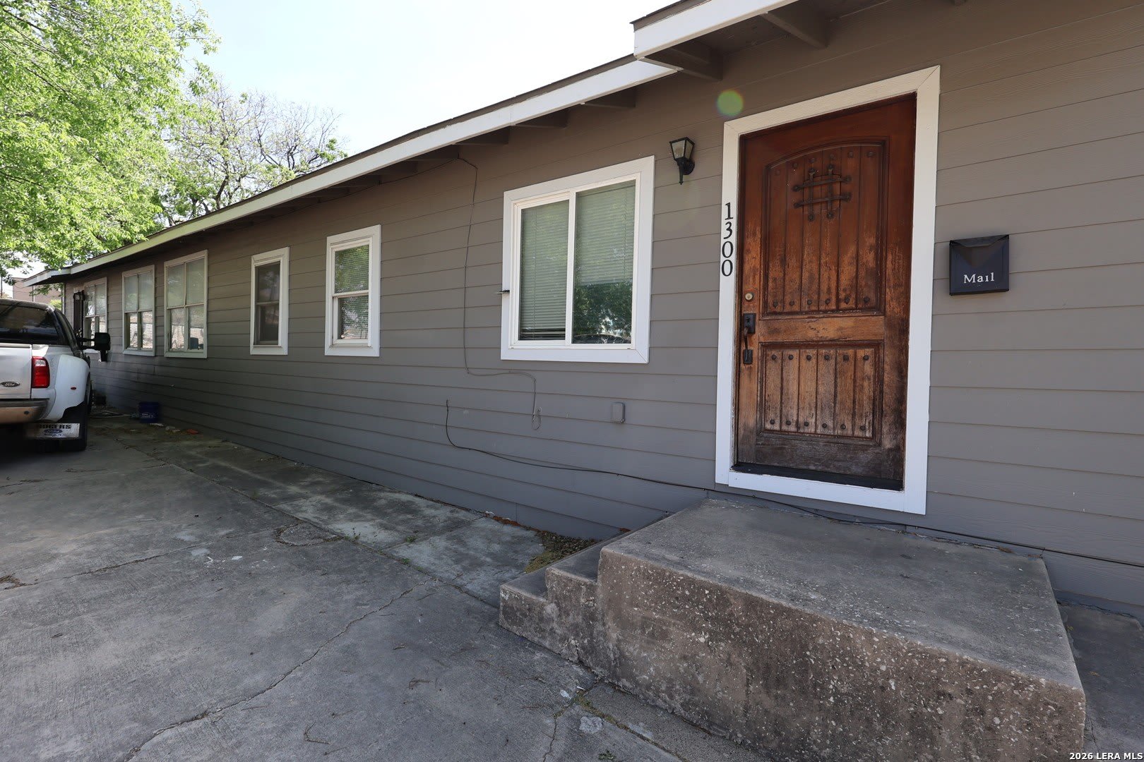 1300 NORFLEET ST – photo 2