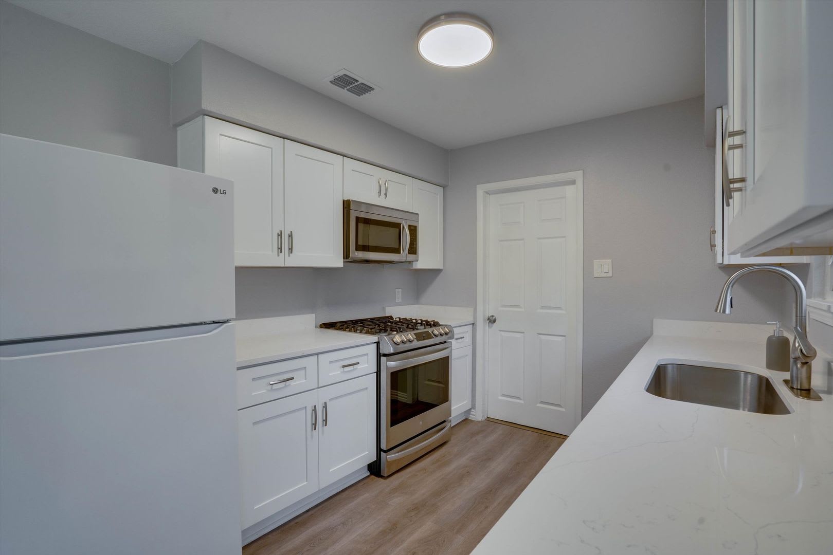 600 Bramble Drive Austin, TX 78745 – photo 3