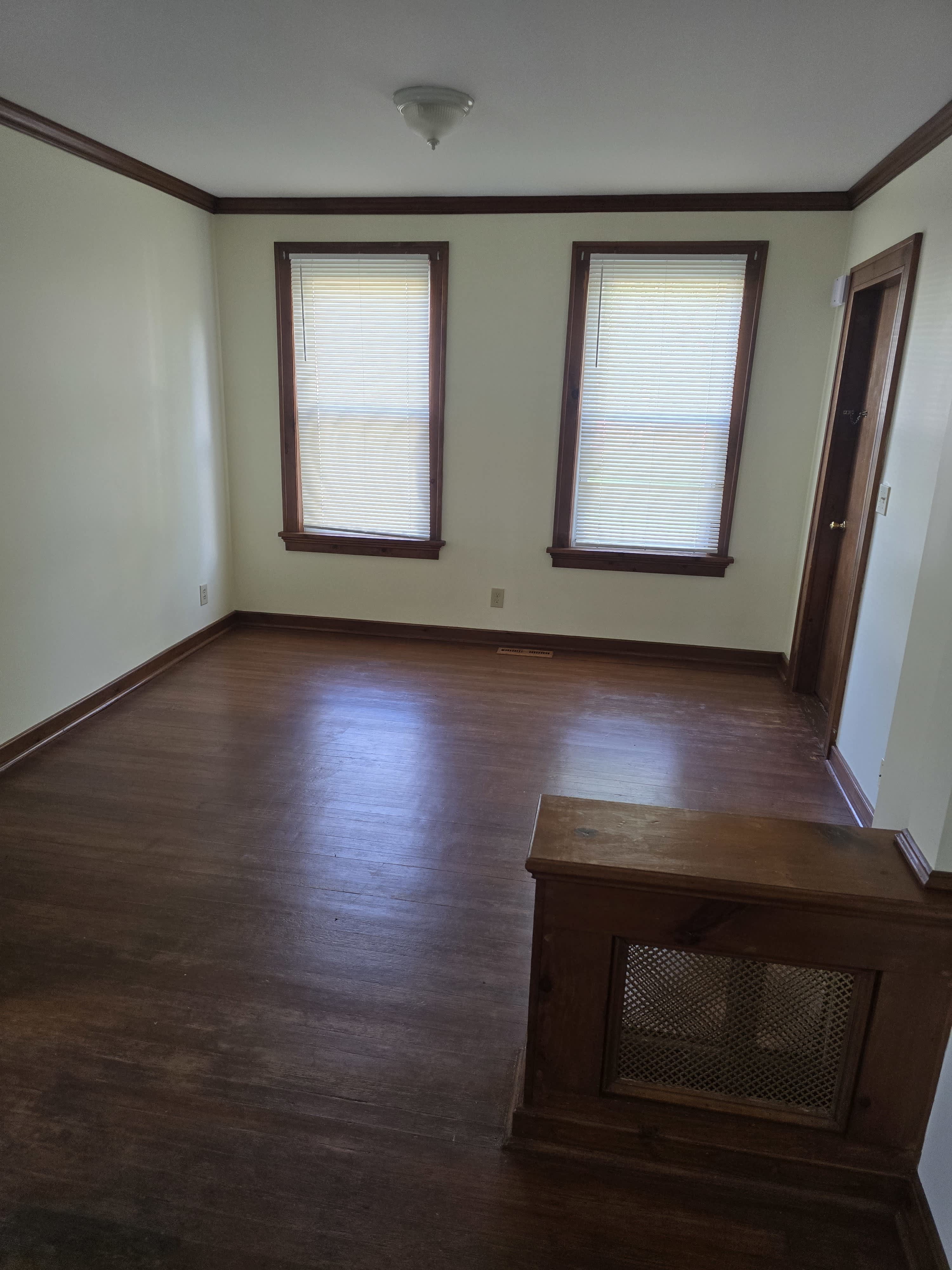 185 Ford Avenue – photo 1