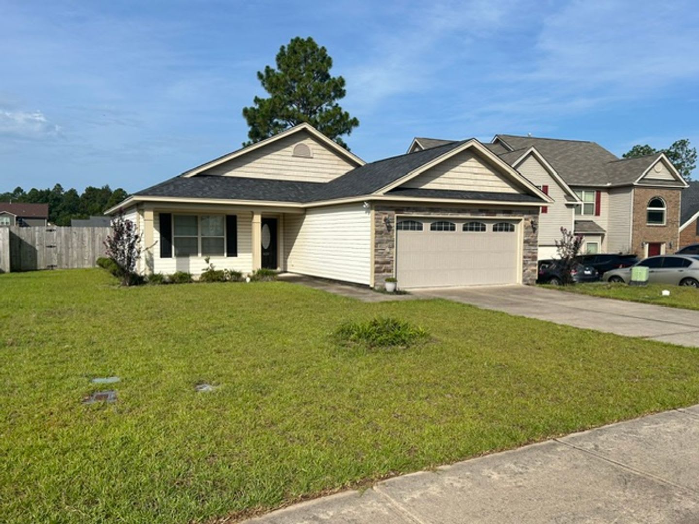 3 Bedroom 2 Bath home in LEXINGTON. – photo 2