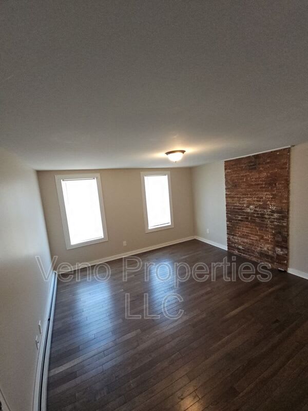 5 Marshall St. – photo 5