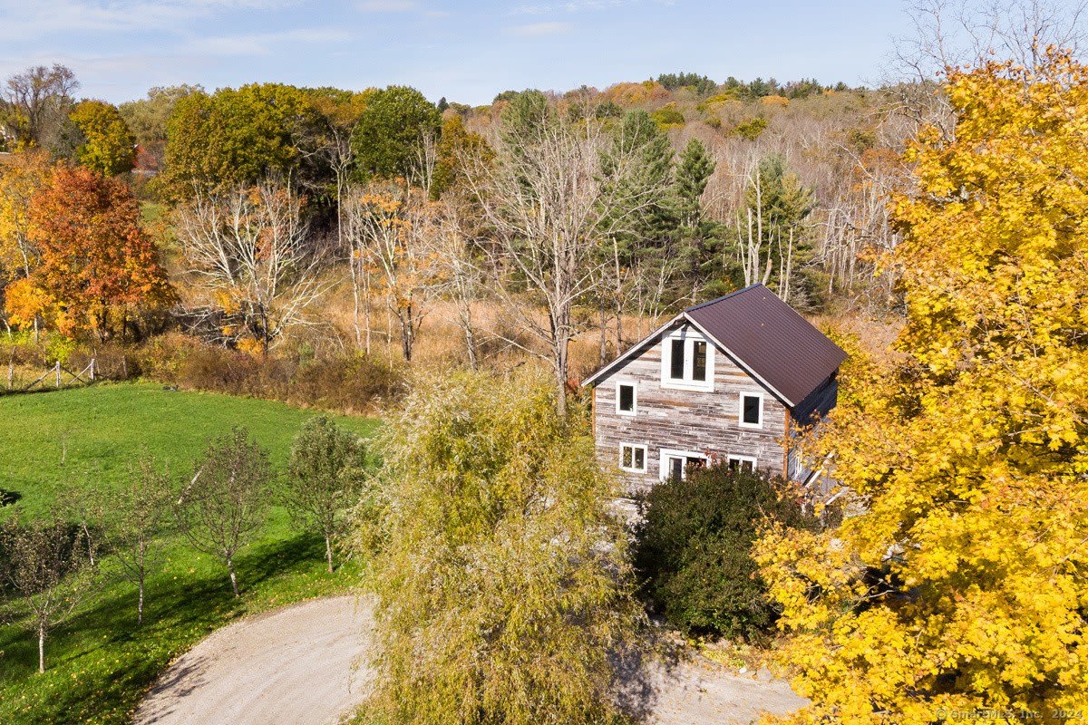 275 Interlaken Road – photo 3