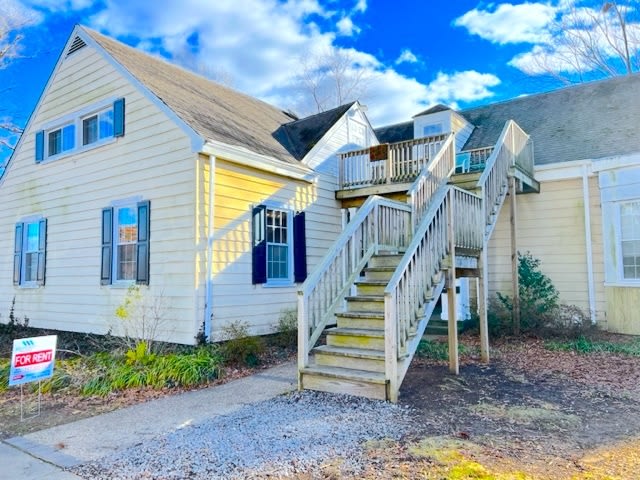 110 Grove Street – photo 1
