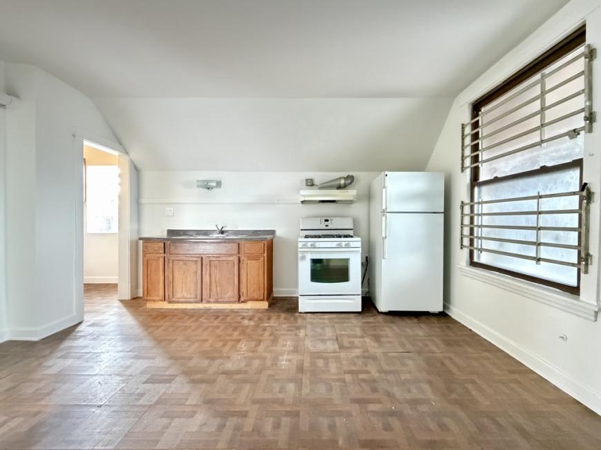 1609 McVicker – photo 2