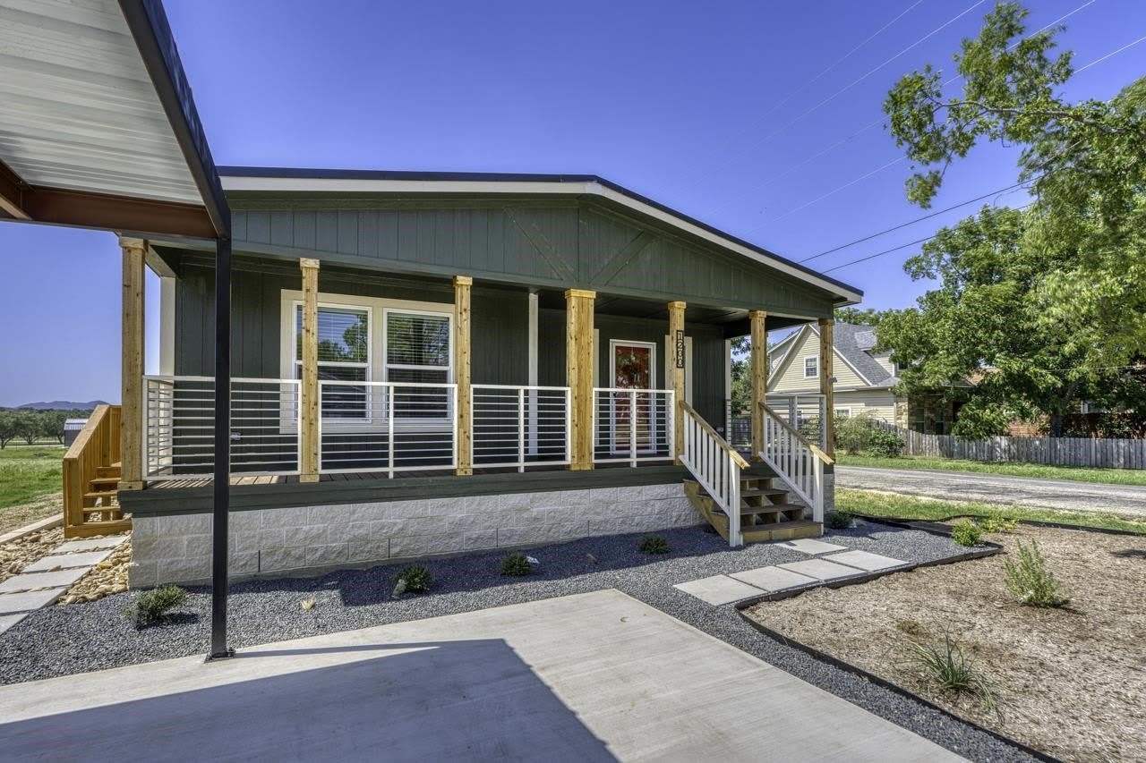 1200 E Green Street – photo 2